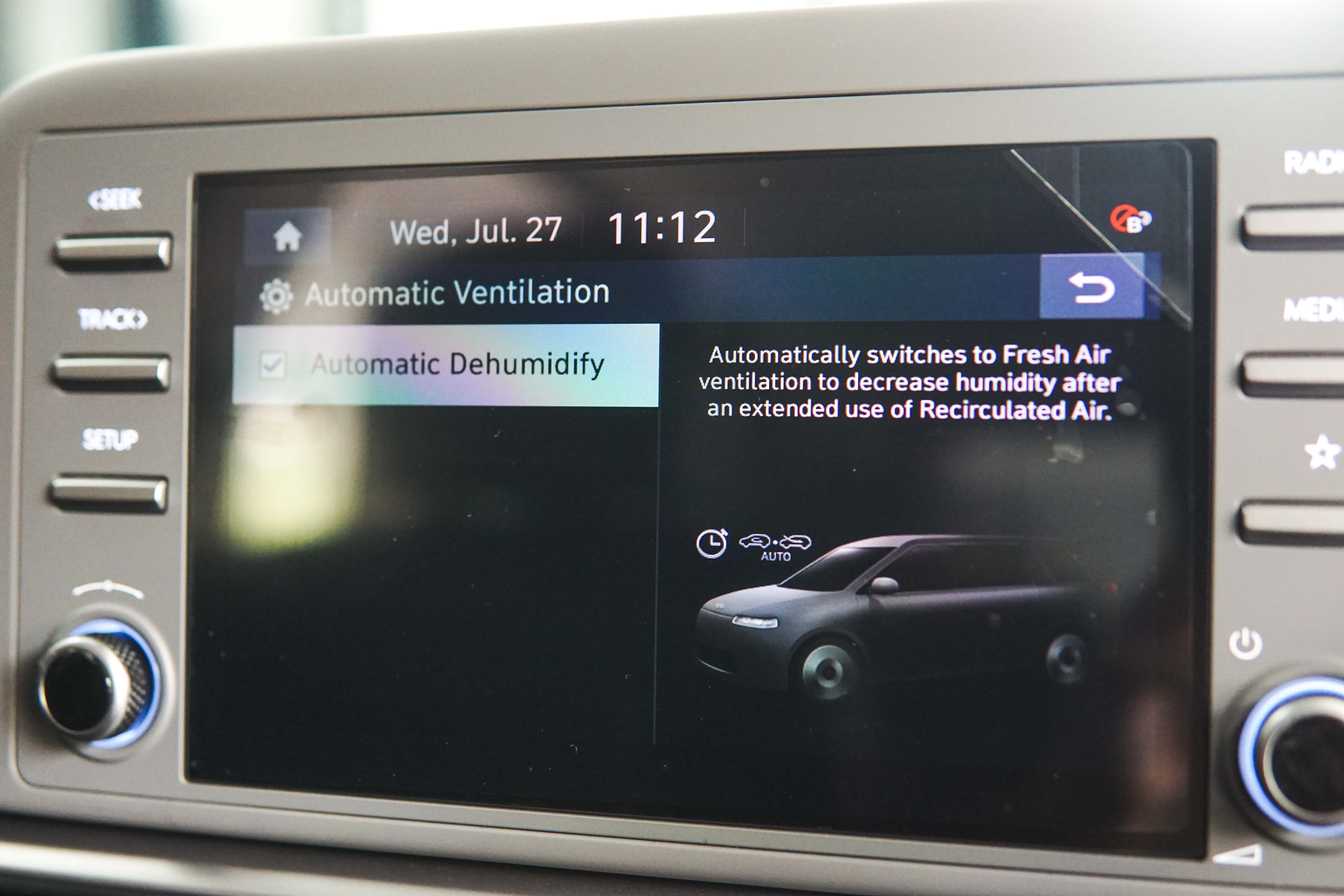 Manfaatkanlah Fitur Auto Dehumidifier Hyundai Stargazer
