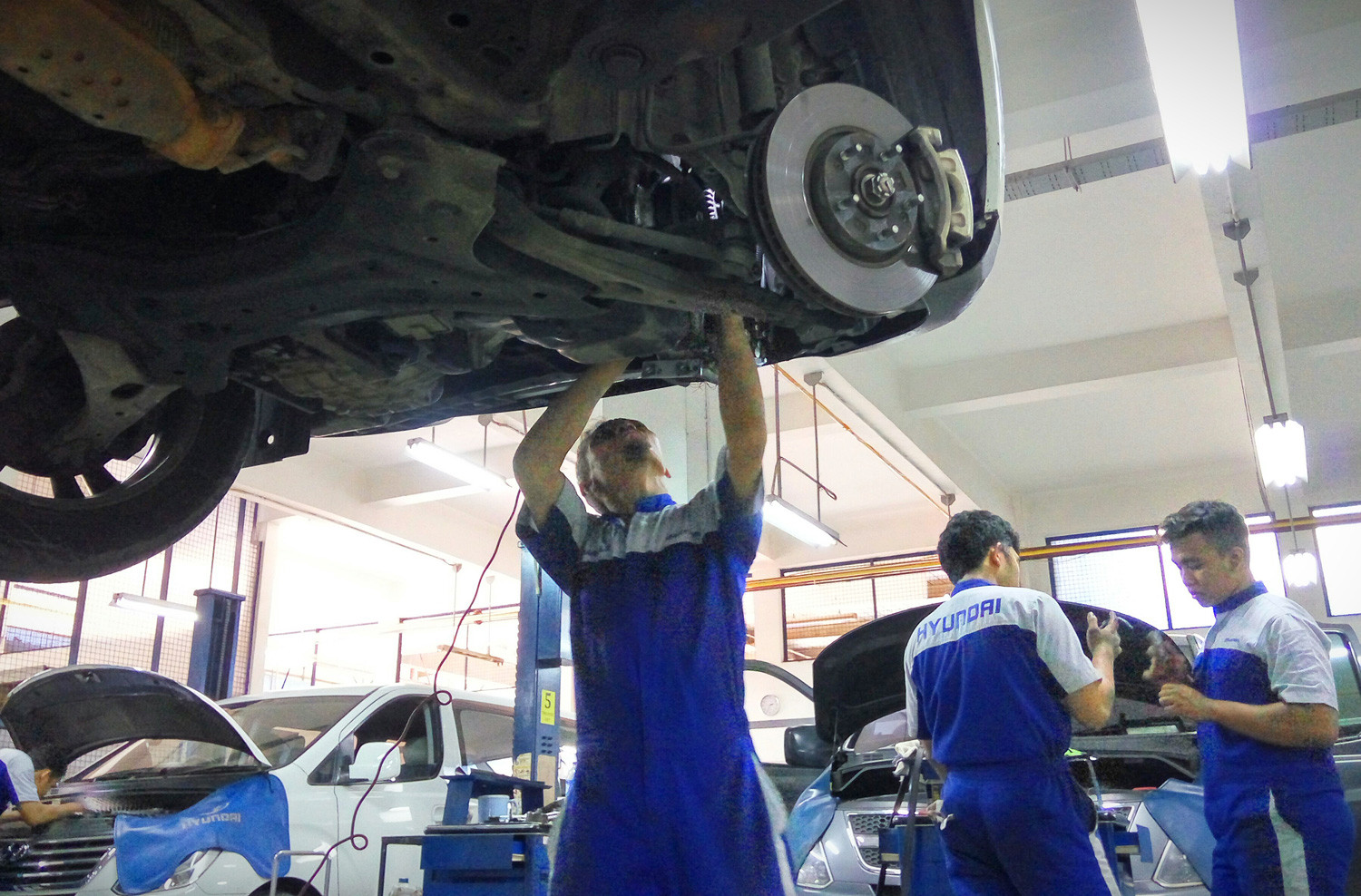 Perbaiki Segera 4 Bagian Mobil Ini Bila Terasa Bergetar Ketika Dikendarai