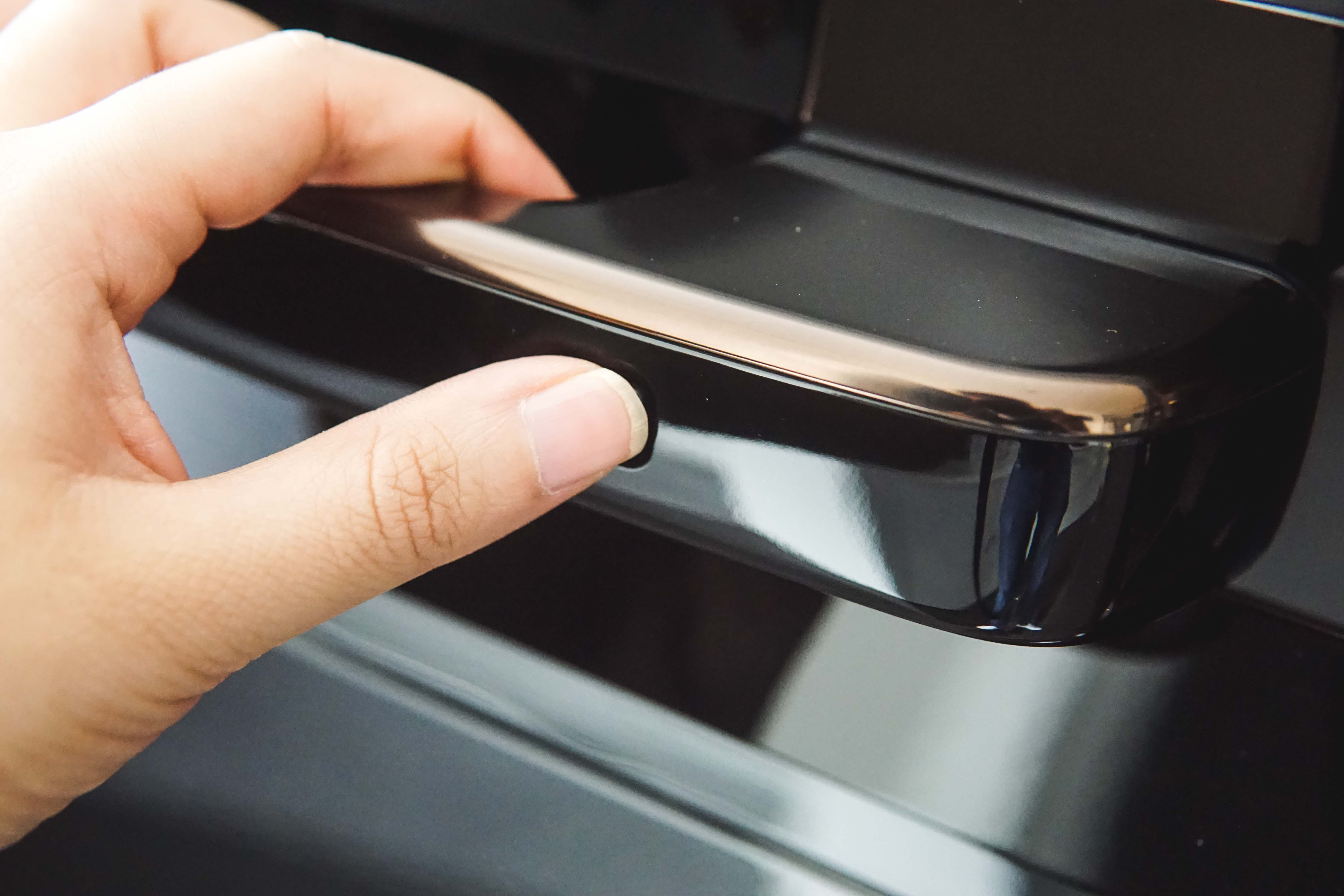 4 Cara Buka-Tutup Pintu Sliding Door Hyundai Staria