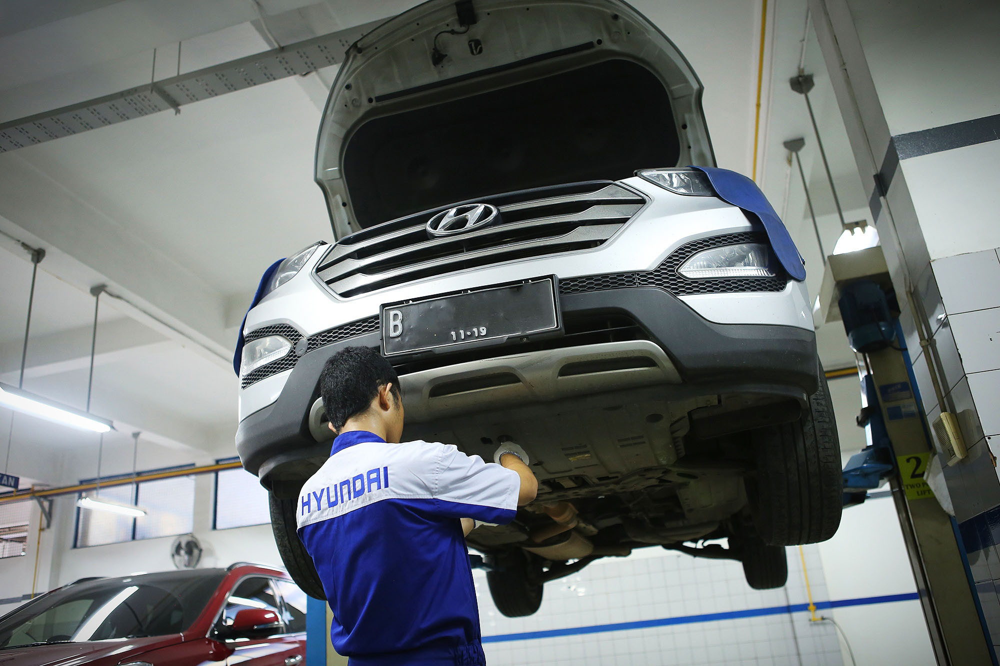 Lakukan Servis Di Bengkel Resmi, Hemat Biaya Jasa & Suku Cadang