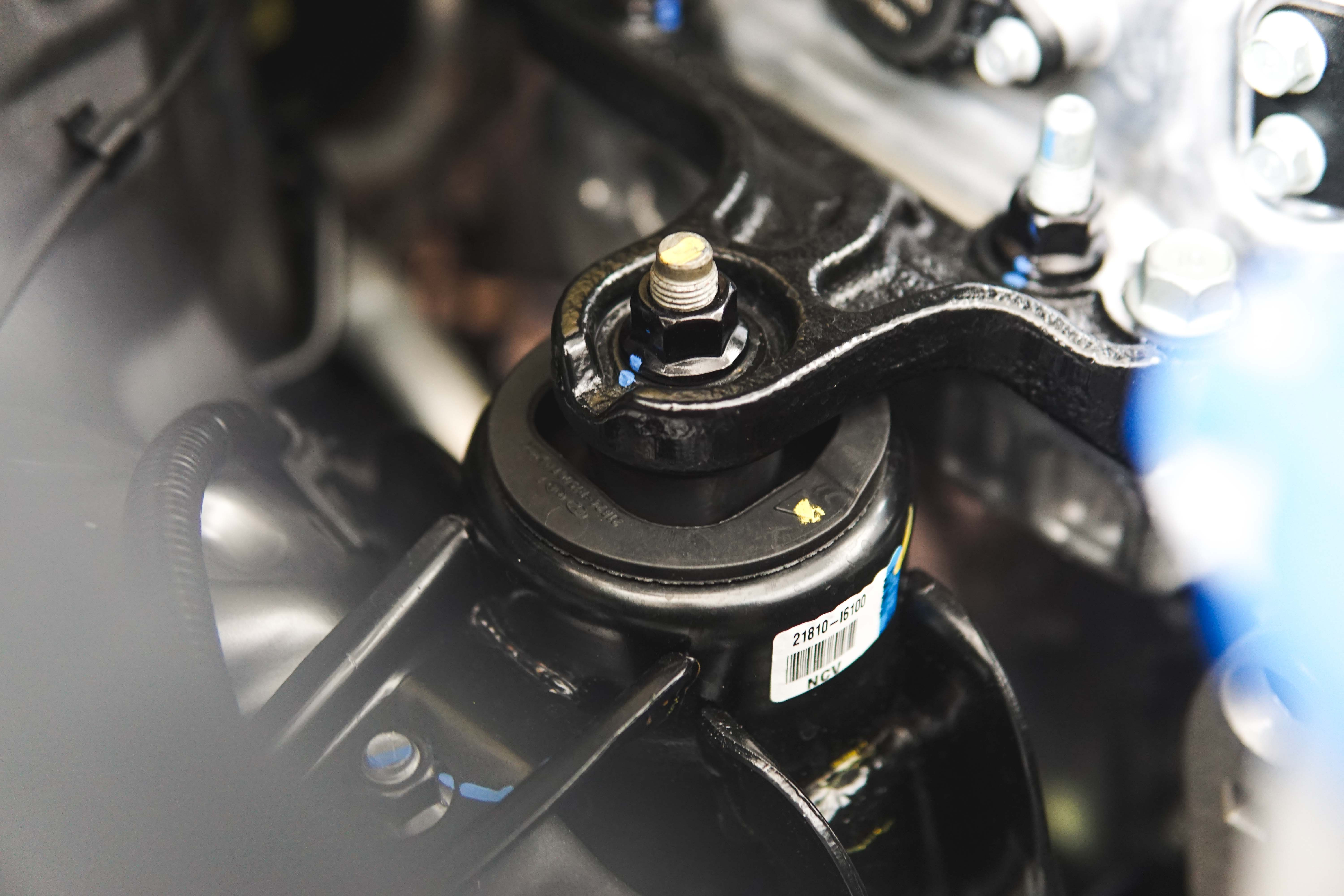3 Pertanda Engine Mounting Harus Diganti